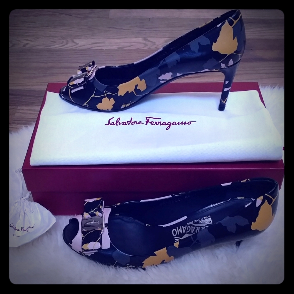 Salvatore Ferragamo polaflower open toe heels